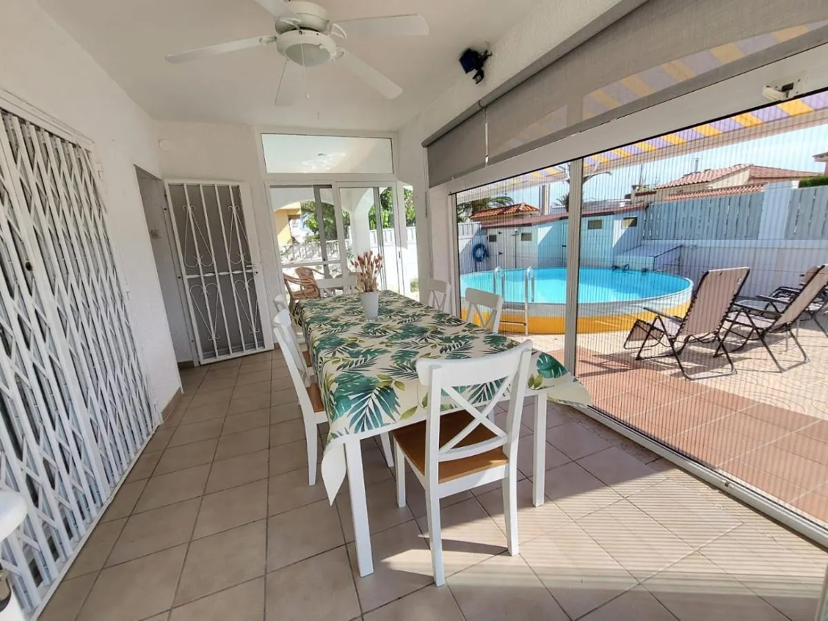 Torredembarra Cosy, Well Equipped House, 5 Min. From The Beach