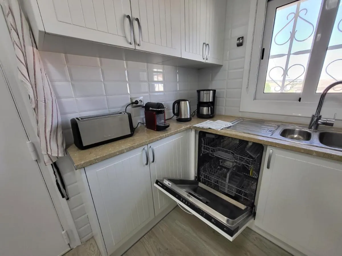 Torredembarra Cosy, Well Equipped House, 5 Min. From The Beach 0*,